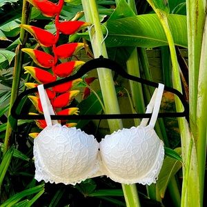 White & Pink Victoria Secret Pigeonnant Rendezvous-Vouis Bra. Size 36D